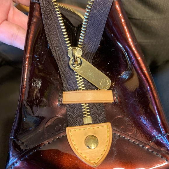 Louis Vuitton Handbag - Picture 4 of 9